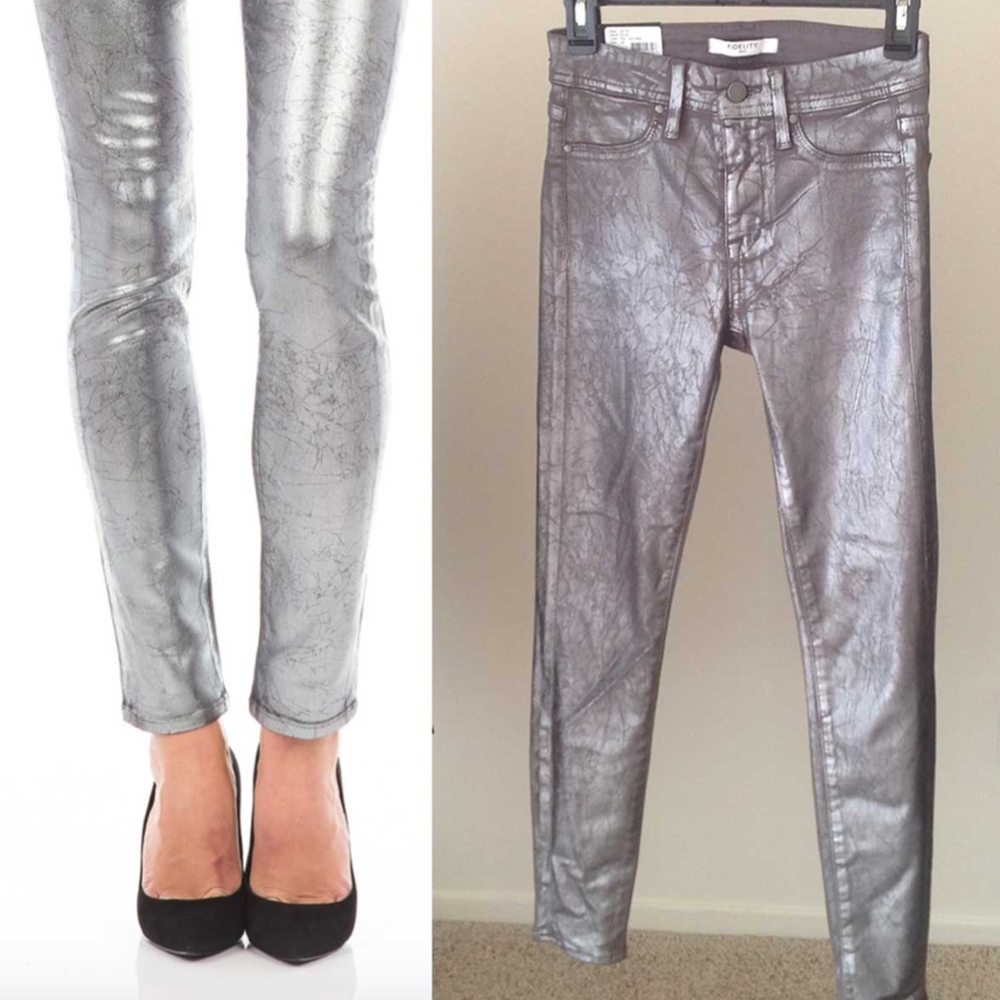 🕶😍Gunmetal Foil Skinny Jeans